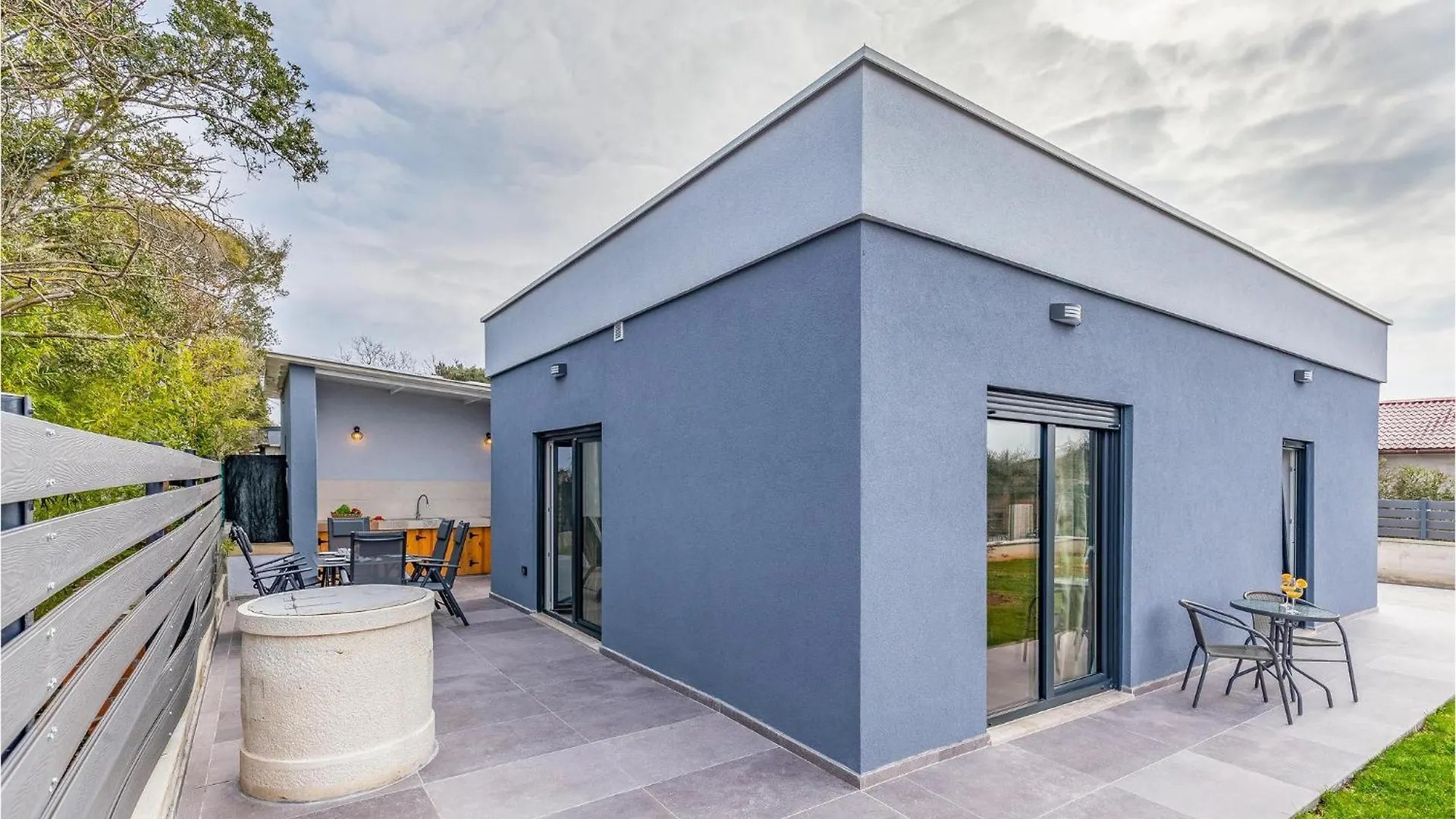 2 Bedroom Beautiful Home In Peroj