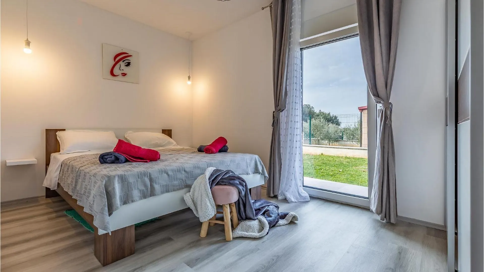 2 Bedroom Beautiful Home In Peroj Holiday home