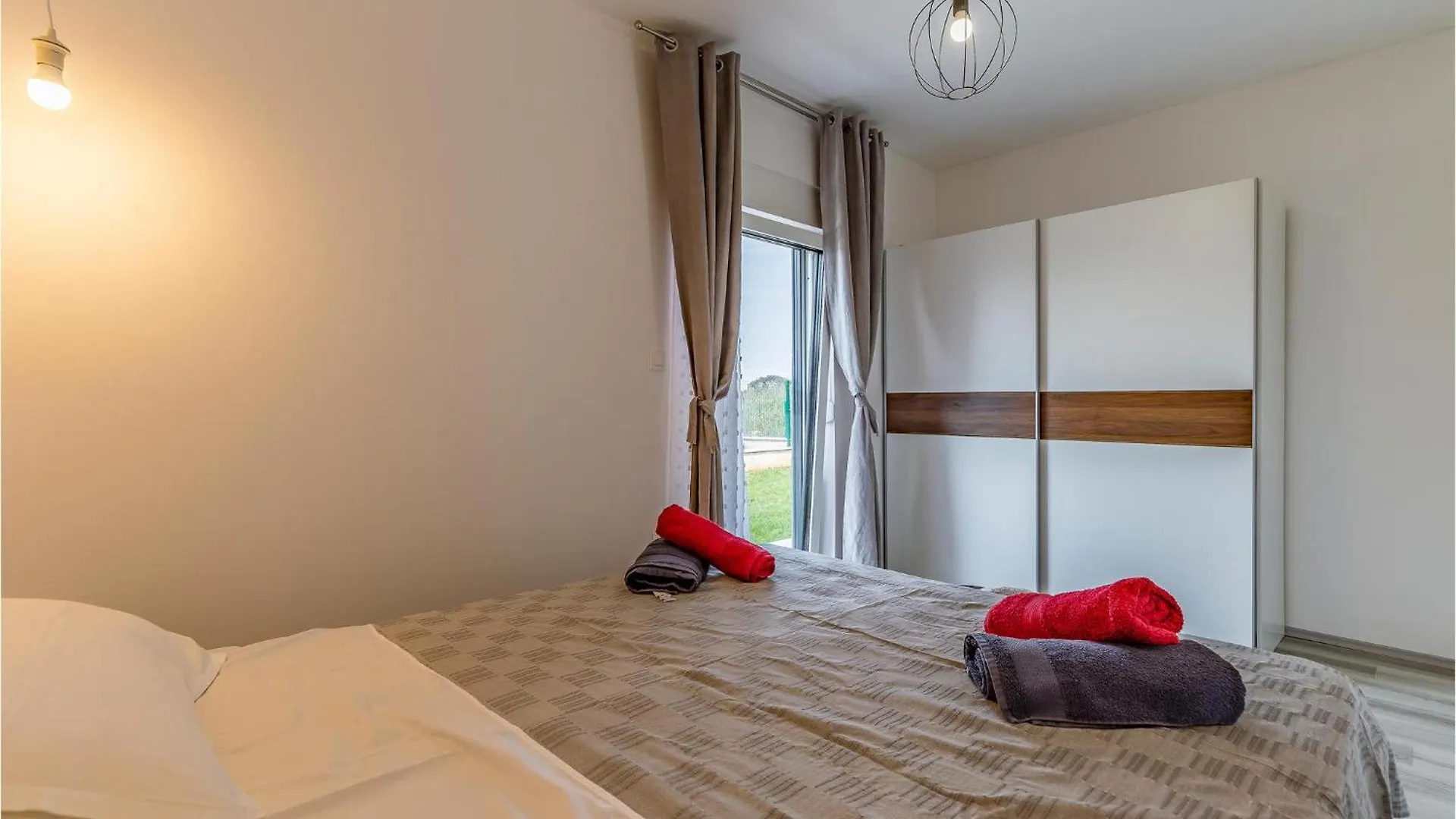 2 Bedroom Beautiful Home In Peroj